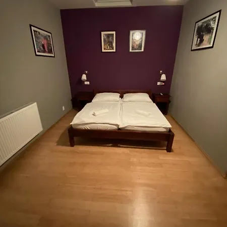 Central Studios 3* Prague
