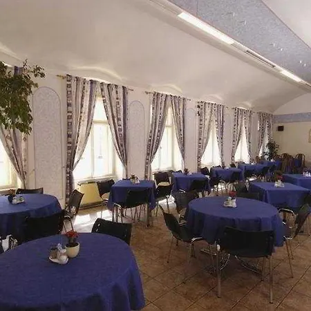 Hotel Junior