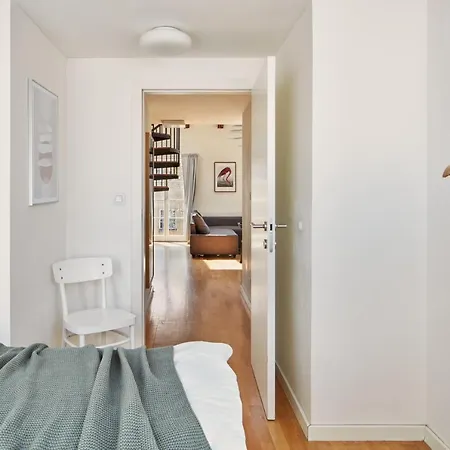 Days - 3bdr Bright Loft - Ac - Location In New Town Prague