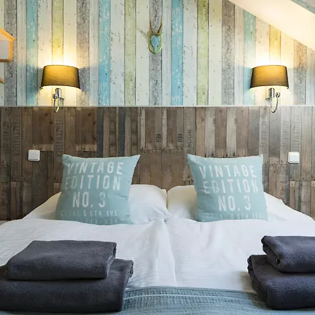 Royal Court Hotell 3*
