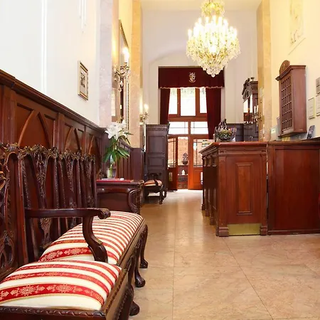 King Charles Boutique Hotel