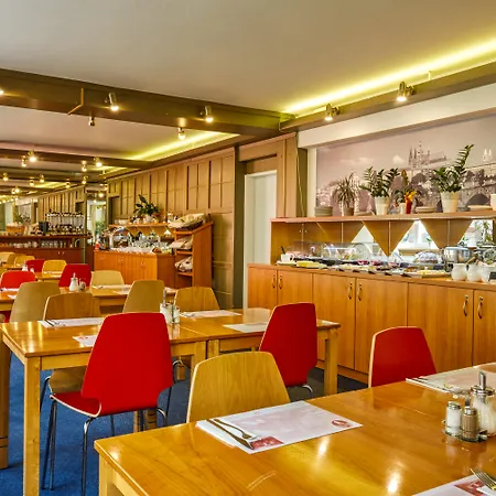 Hotel Charles 3*