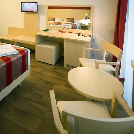 Hotel Krystal 3*