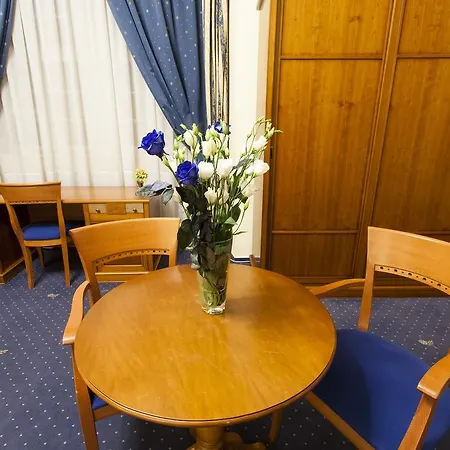 Modra Ruze Aparthotel