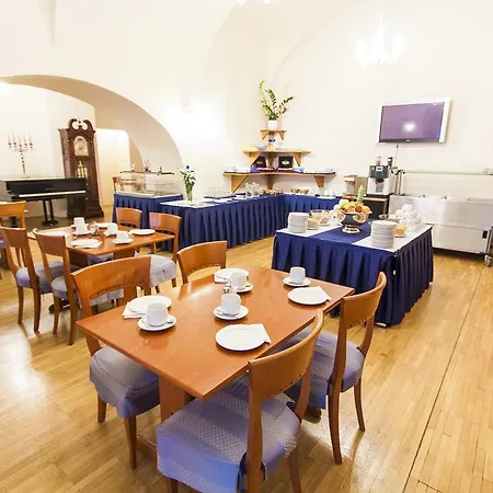 Modra Ruze 4* Praha