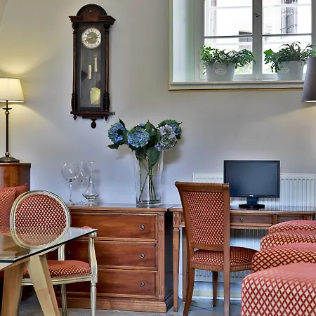 Hotel Appia Residences 4*