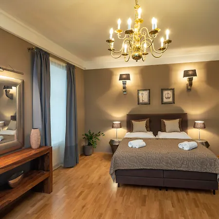 Old Town - Michalska 4*