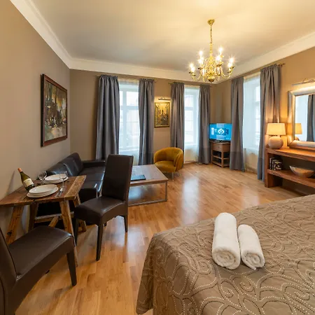 Old Town - Michalska 4*