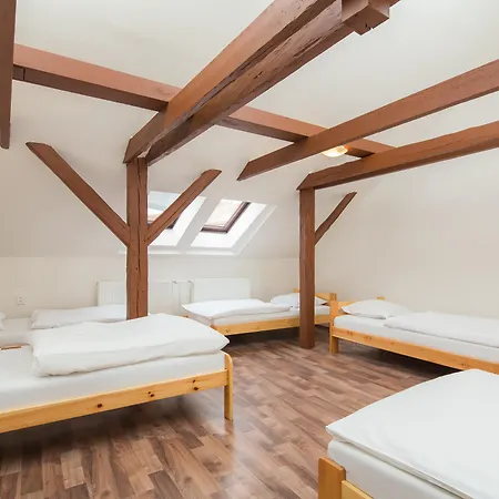 Easy Housing Hostel