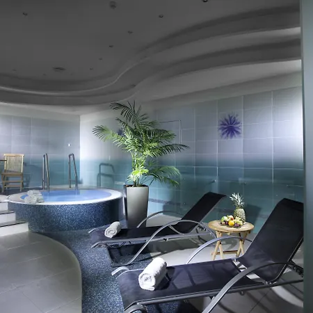 Paris Hotell 5*
