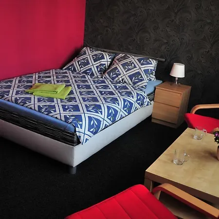 Alia Hostel *