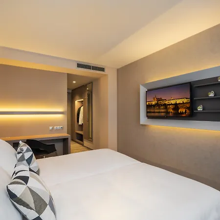Cube Hotell 4*