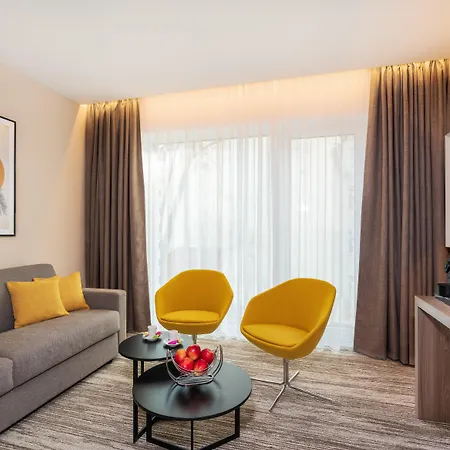 Cube Hotell 4*