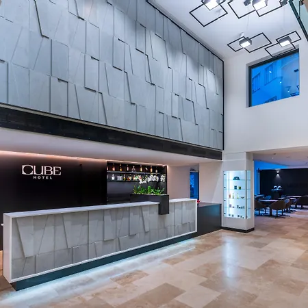 Cube 4* プラハ