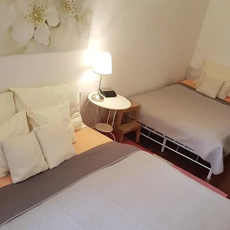 Family Flat 120m2, 2 Vinohrady Daire
