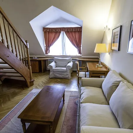 Hotel Fleur De Lis