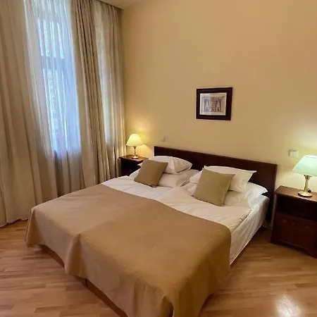 Hotel Fleur De Lis