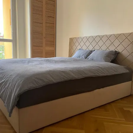 3 Apartman S Balkonem * Prague