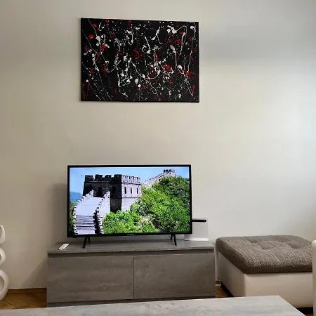 3 Apartman S Balkonem Apartment Prague
