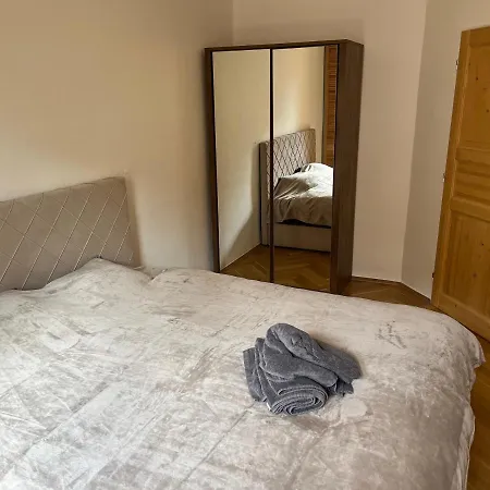 3 Apartman S Balkonem *