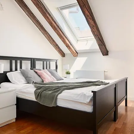 Apartment Days - 3bdr Bright Loft - Ac - Location In New Town *