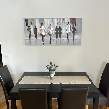 3 Apartman S Balkonem