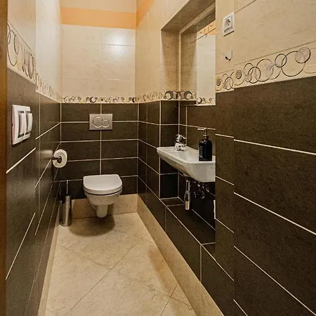 Modern And Spacious In Center Апартаменты