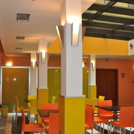 Hotel De Luxe 3*