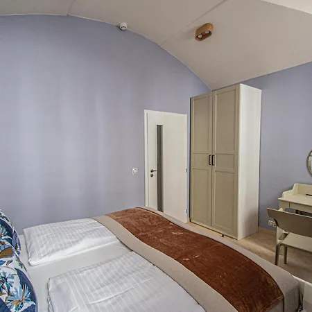 Апартаменты Modern And Spacious In Center