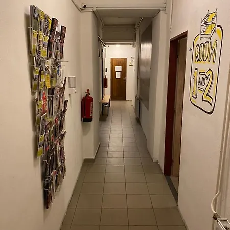 Easy Housing Hostel *