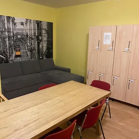 Hostel Easy Housing *