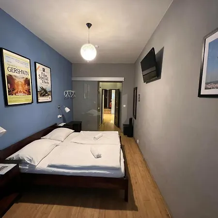 Central Studios 3*