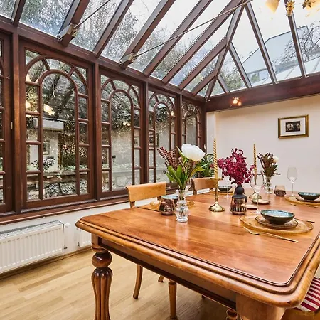 *the Little Castle* With Heated Pool And Sauna Villa