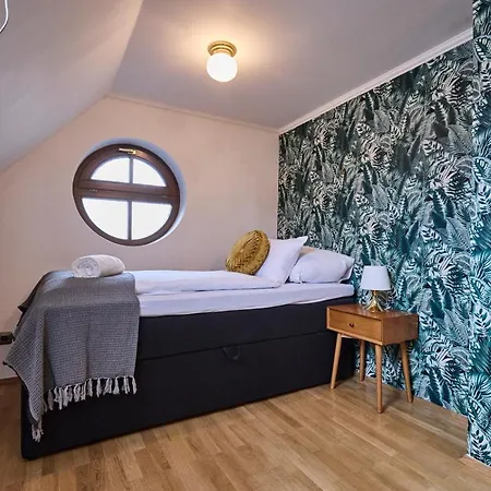 Villa *the Little Castle* With Heated Pool And Sauna