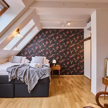 *the Little Castle* With Heated Pool And Sauna Villa *