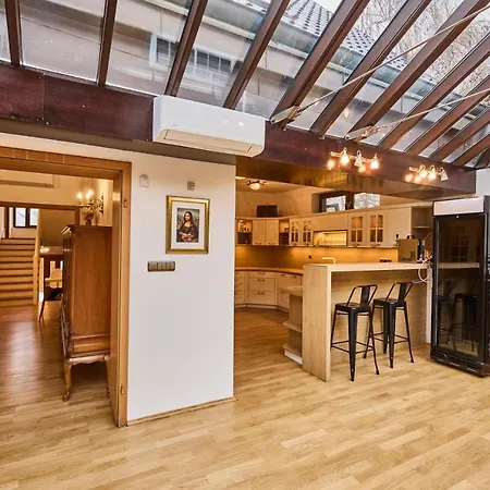 *the Little Castle* With Heated Pool And Sauna Prag