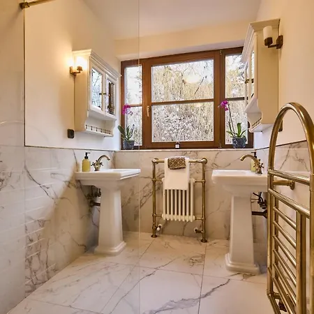 *the Little Castle* With Heated Pool And Sauna Prag