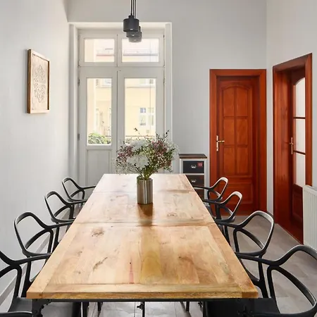 Days - Spacious 3bdr - Trendy Neighbourhood Apartmán Praha