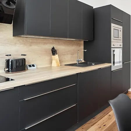 Daire Days - Stylish - Workspace