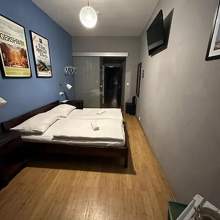 Central Studios Hotel
