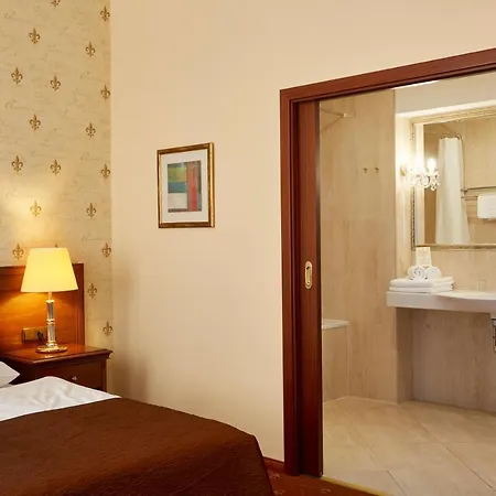 Fleur De Lis 4* Prague