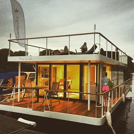 Hotel na wodzie Vipliving Houseboat