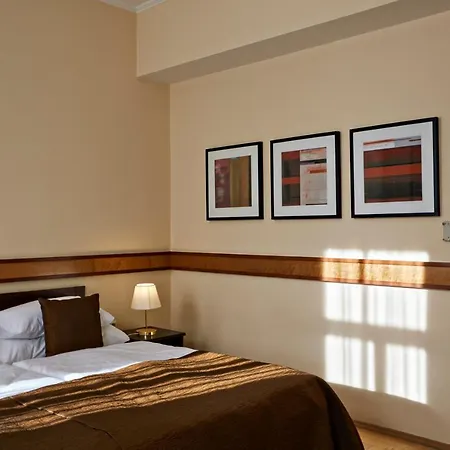 Fleur De Lis Hotel 4*
