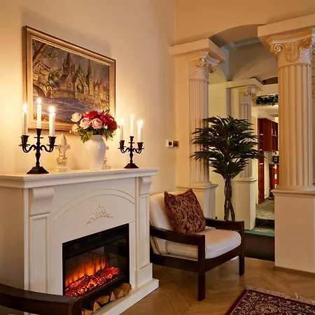 Hotel Fleur De Lis 4*