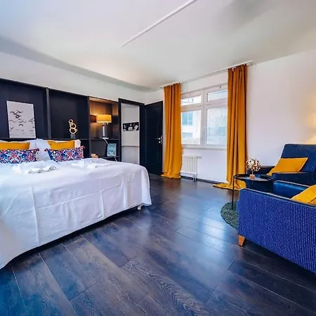 Lovely 3bd - Rooftop - Jacuzzi&sauna Apartment *