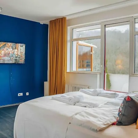 Lovely 3bd - Rooftop - Jacuzzi&sauna Apartment