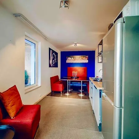 Lovely 3bd - Rooftop - Jacuzzi&sauna Prag
