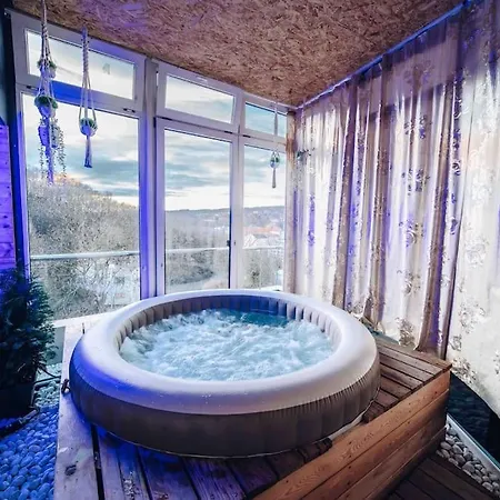 Apartment Lovely 3bd - Rooftop - Jacuzzi&sauna