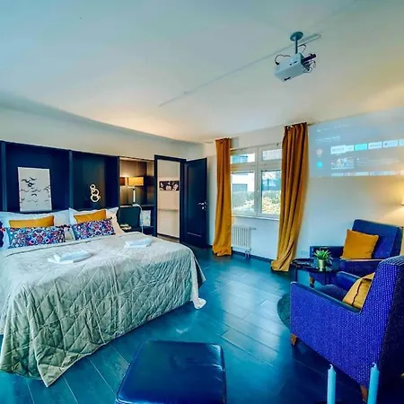 Lovely 3bd - Rooftop - Jacuzzi&sauna Apartment