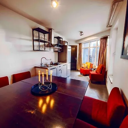 Lovely 3bd - Rooftop - Jacuzzi&sauna * Prag